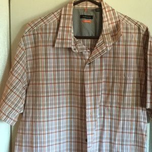 Van Heusen Men’s short sleeve shirt. Like new